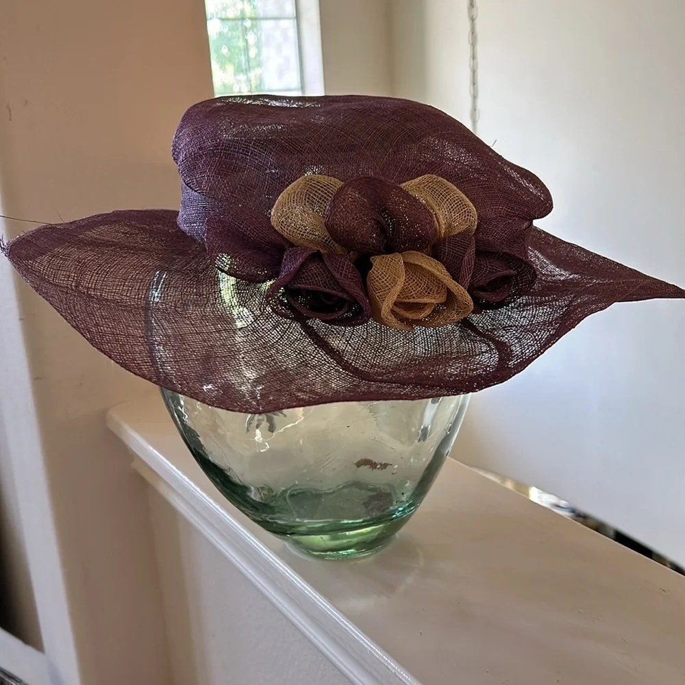 Shoemari Straw Hat with necklace